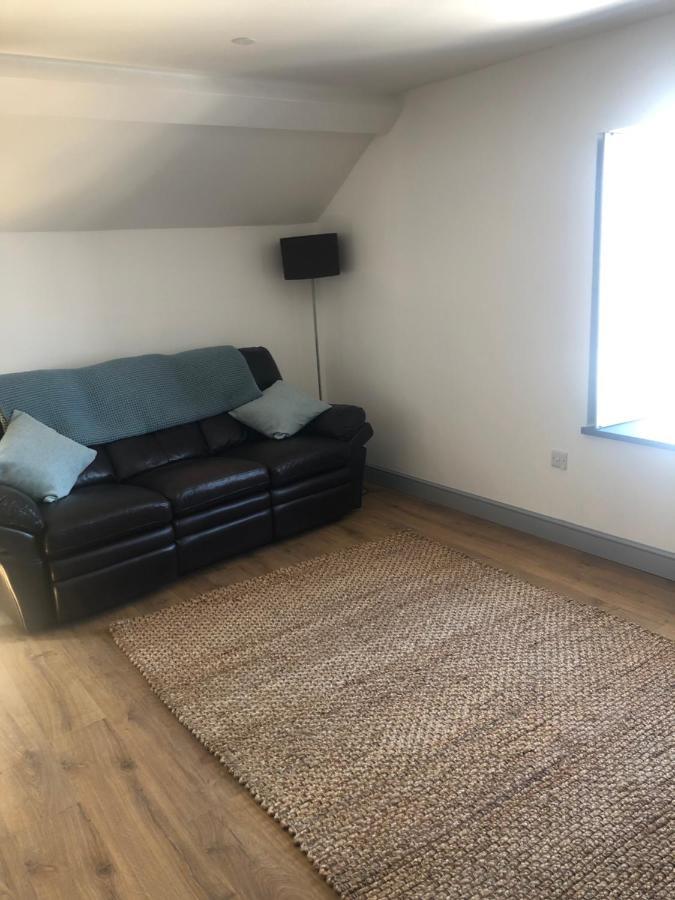 The Nest @ Ji-Binc, A Large Spacious Apartment. Denbigh Eksteriør bilde